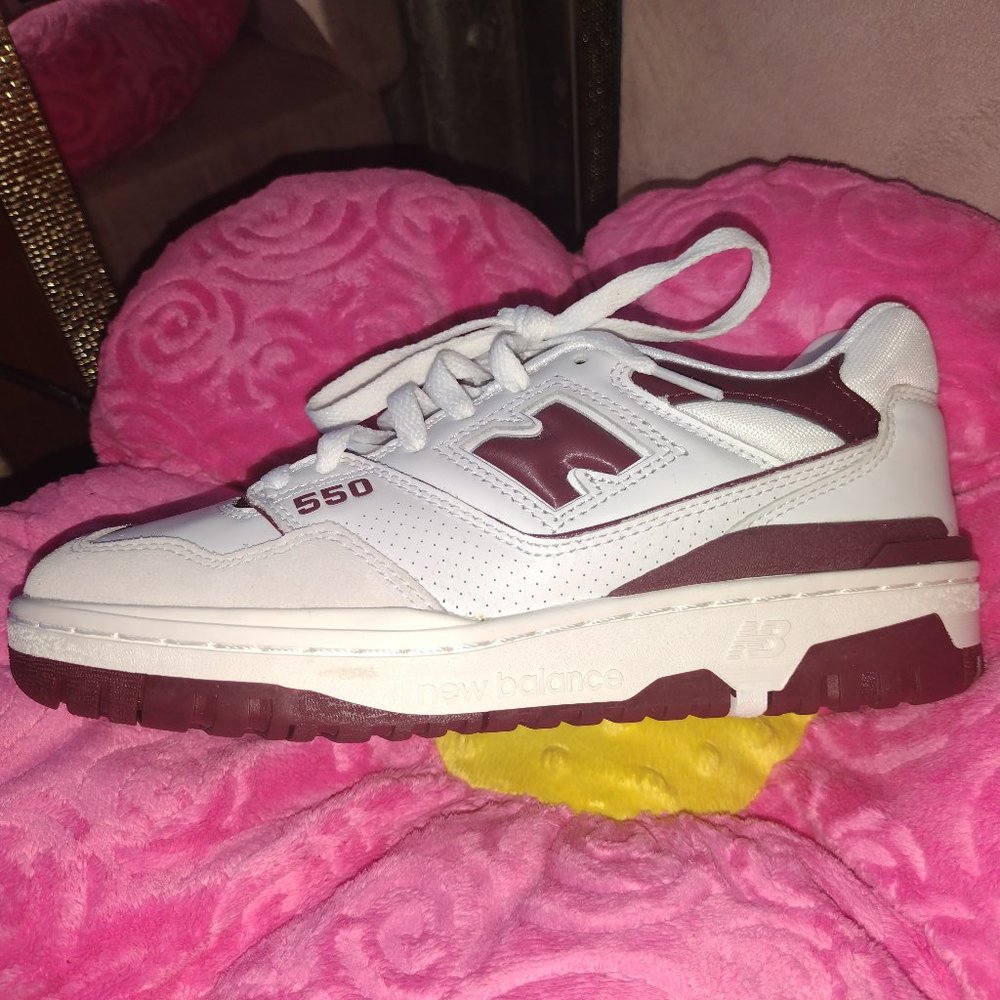 NEW BALANCE 550 white & burgundy wmns size 6.5